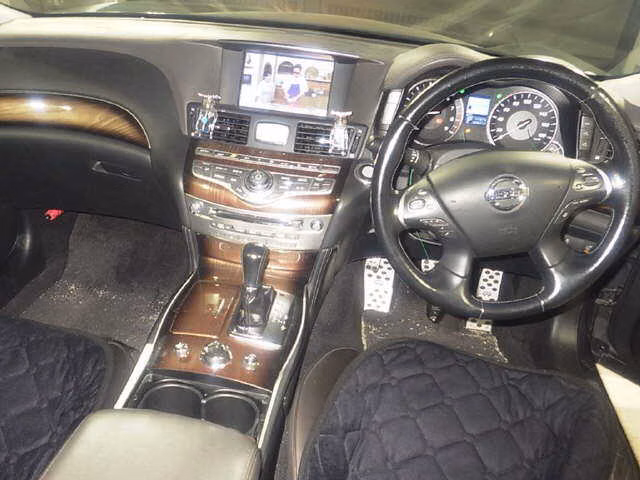 NISSAN FUGA