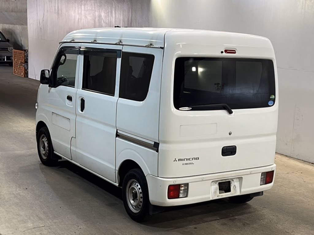 MITSUBISHI MINICAB