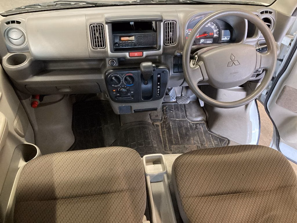 MITSUBISHI MINICAB