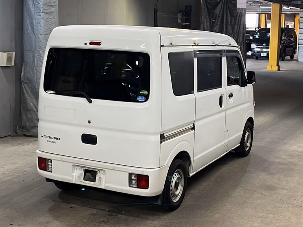 MITSUBISHI MINICAB