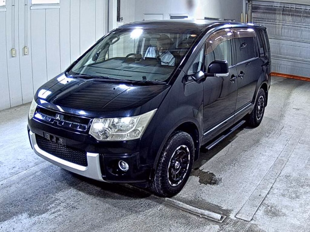 MITSUBISHI DELICA D:5