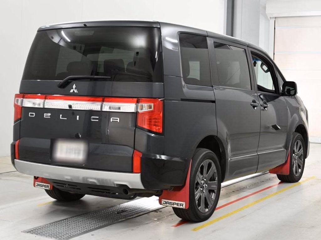 MITSUBISHI DELICA D:5