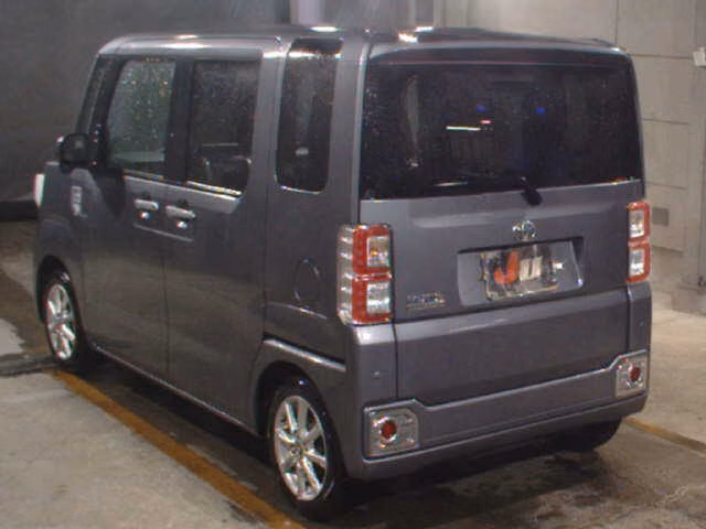 TOYOTA PIXIS MEGA