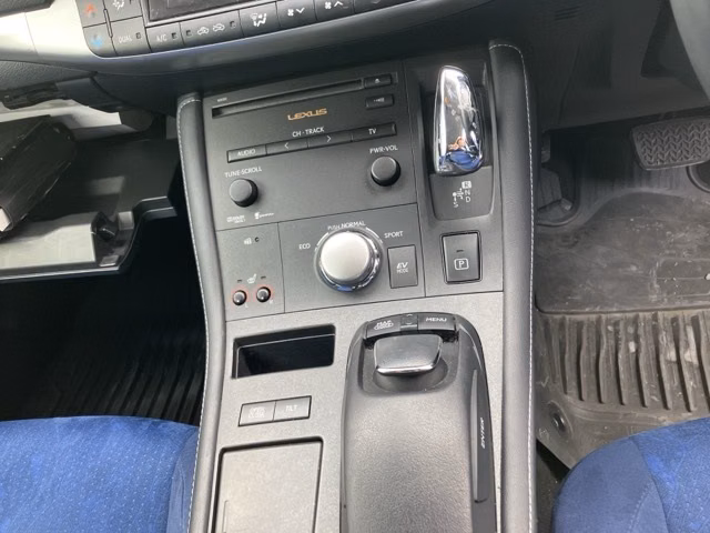 LEXUS CT200H