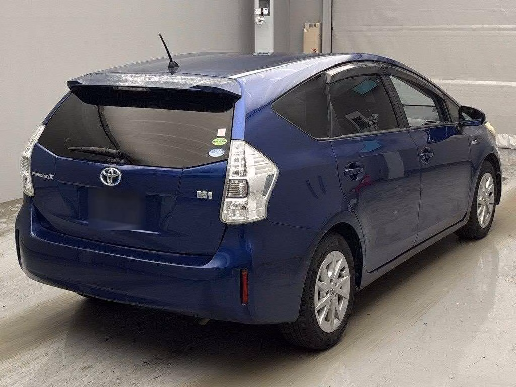 TOYOTA PRIUS ALPHA