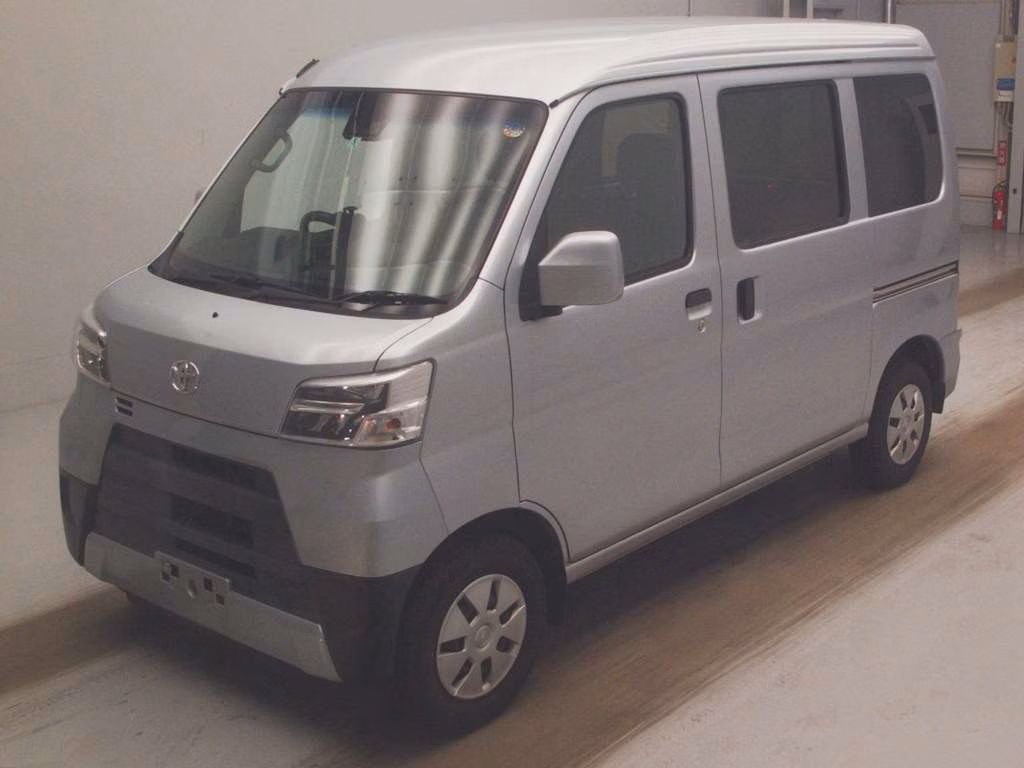 TOYOTA PIXIS VAN