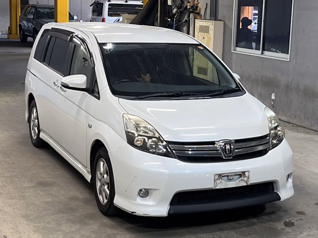 TOYOTA ISIS