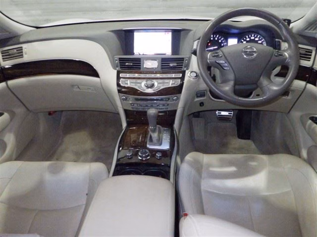 NISSAN FUGA
