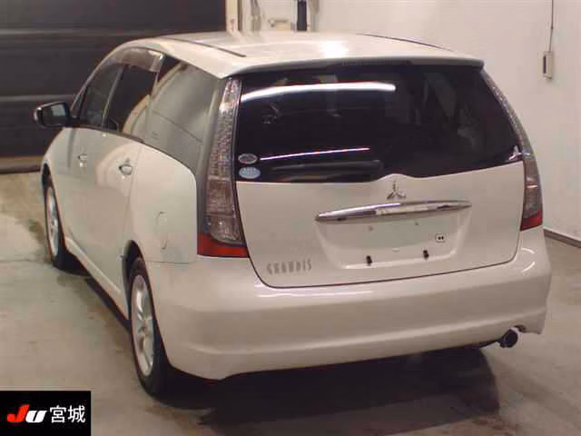 MITSUBISHI GRANDIS