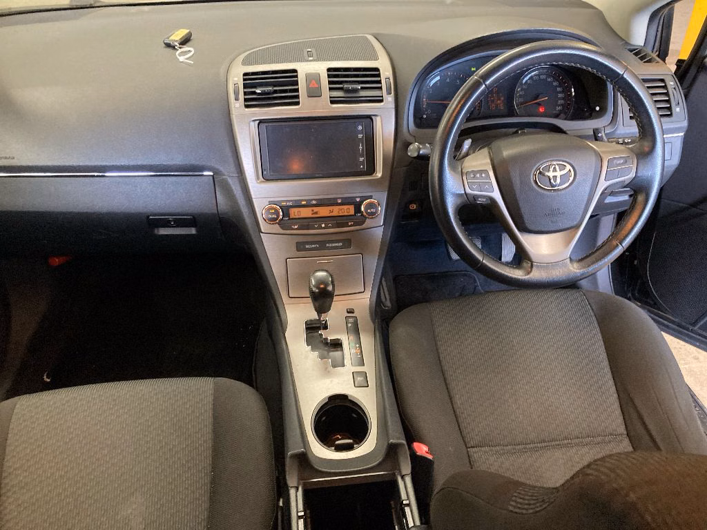 TOYOTA AVENSIS