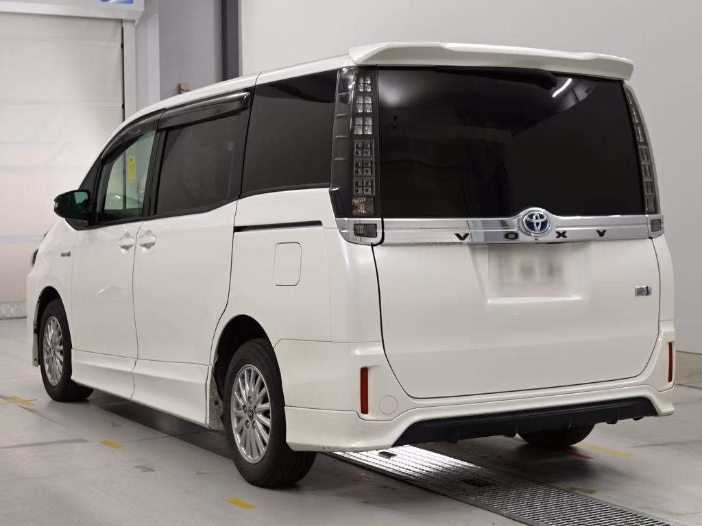 TOYOTA VOXY