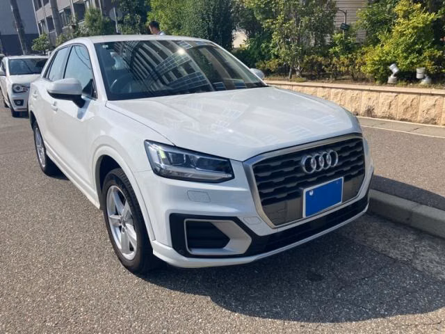 AUDI Q2