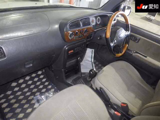 DAIHATSU MIRA GINO