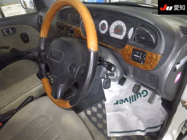 DAIHATSU MIRA GINO