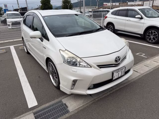 TOYOTA PRIUS ALPHA