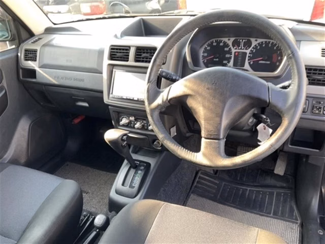 MITSUBISHI PAJERO MINI