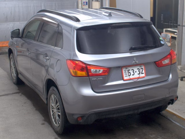 MITSUBISHI RVR