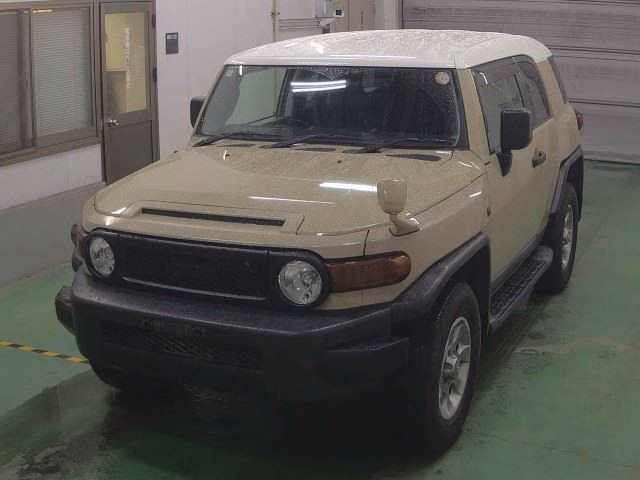 TOYOTA FJ CRUISER