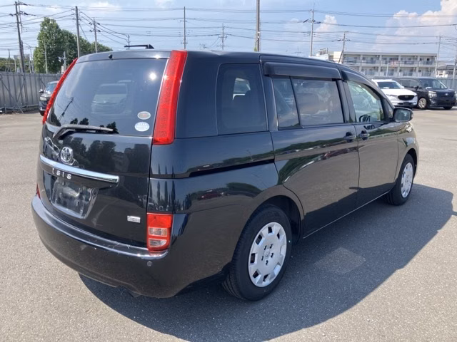 TOYOTA ISIS