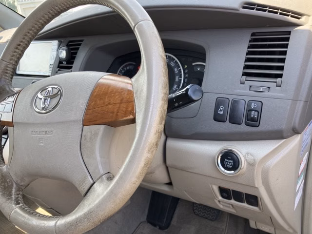 TOYOTA ISIS