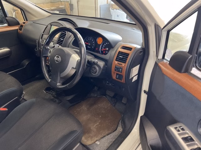 NISSAN LAFESTA