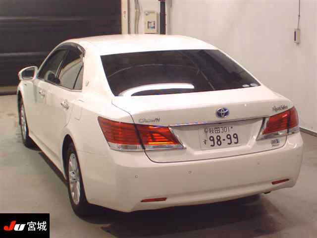 TOYOTA CROWN