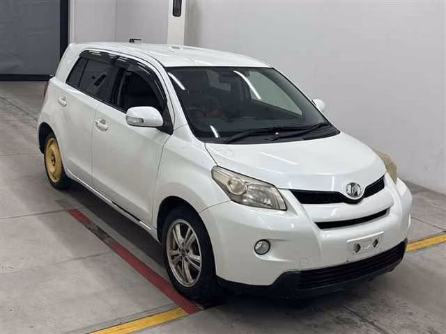 TOYOTA IST