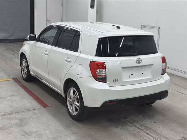 TOYOTA IST