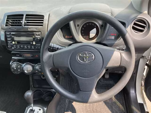 TOYOTA IST