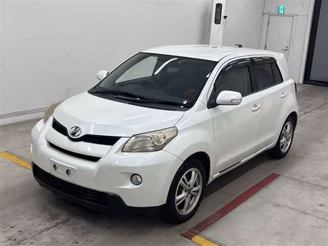 TOYOTA IST