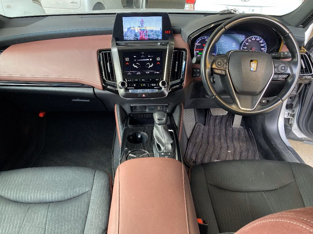 TOYOTA CROWN