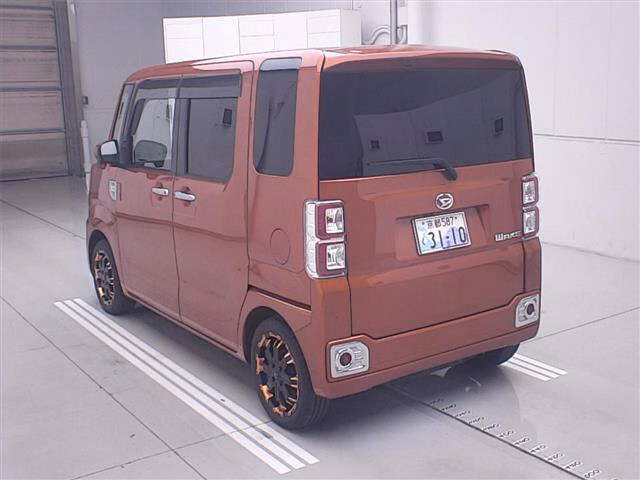 DAIHATSU WAKE