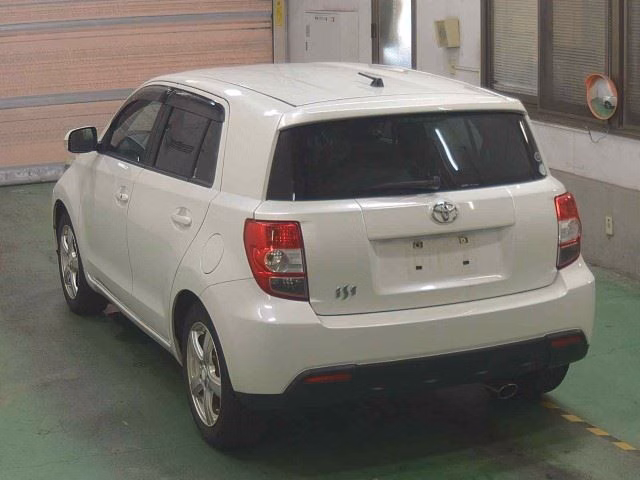 TOYOTA IST