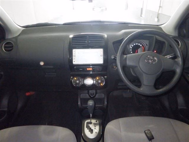 TOYOTA IST