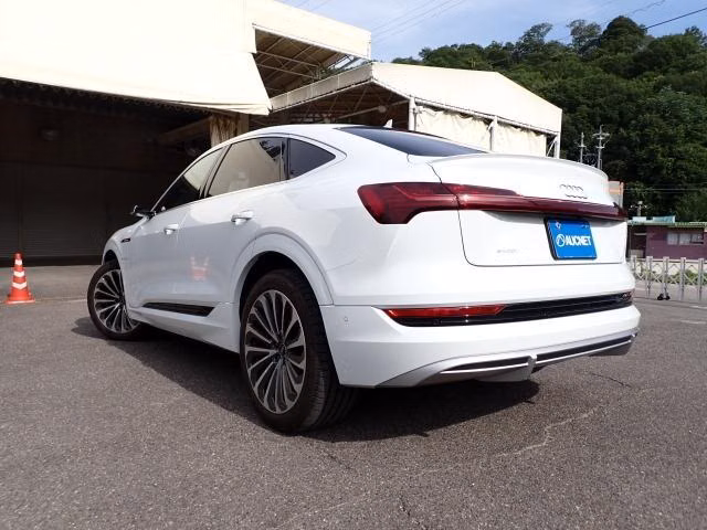 AUDI E-TRON SPORTBACK