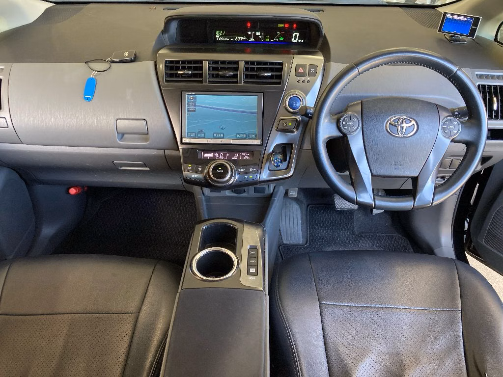 TOYOTA PRIUS ALPHA