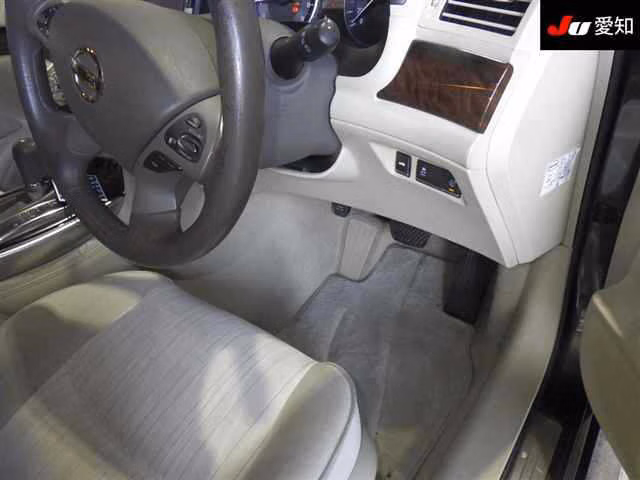 NISSAN FUGA
