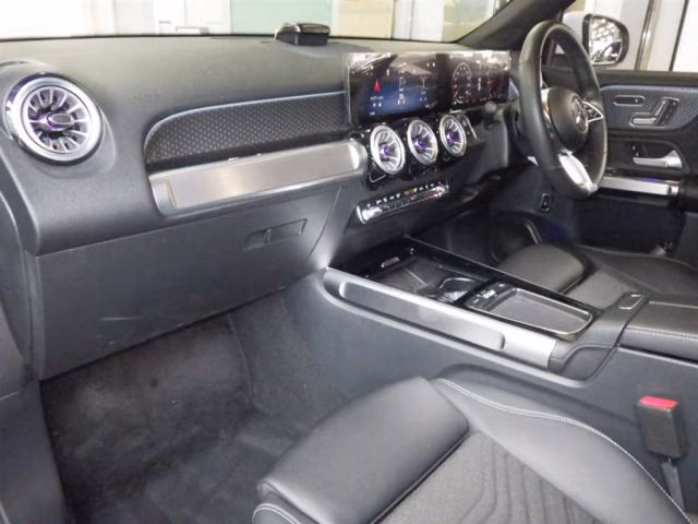 MERCEDES-BENZ GLB-CLASS