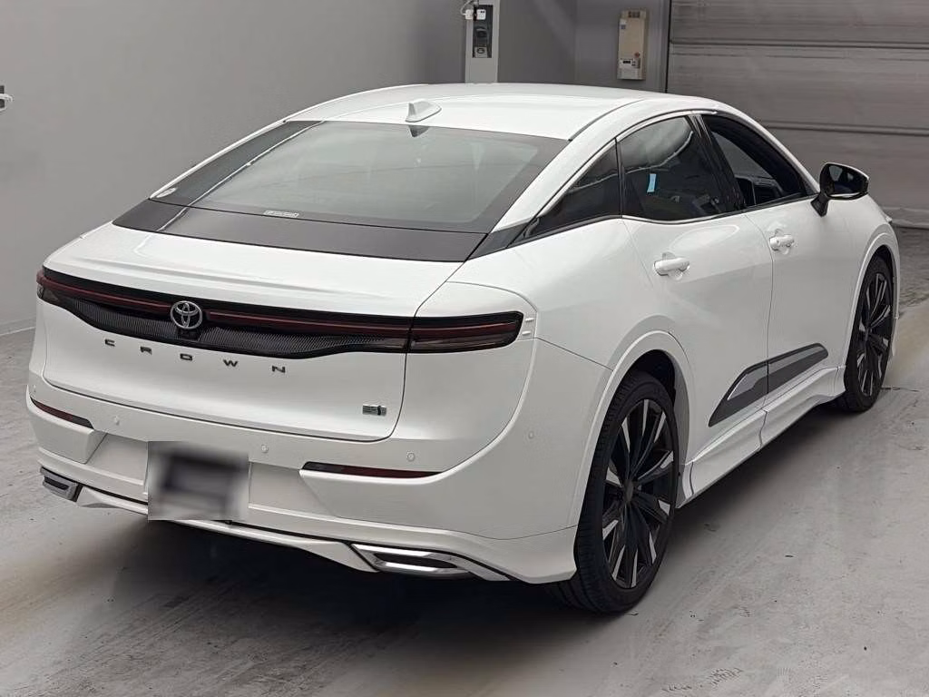 TOYOTA CROWN