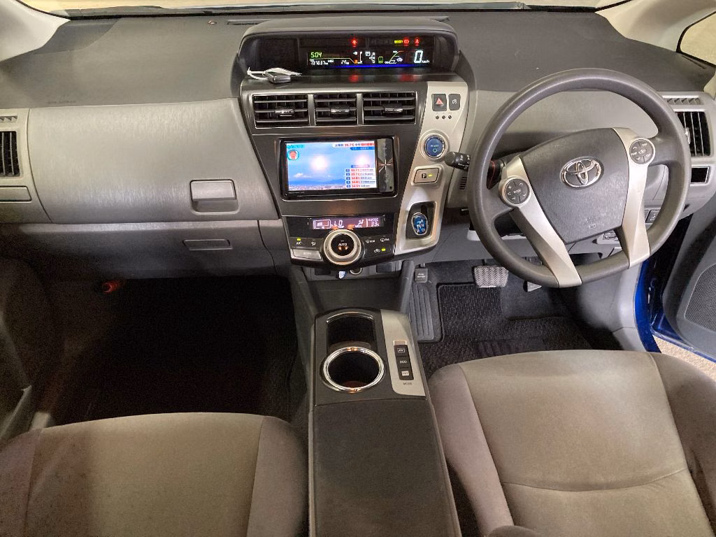 TOYOTA PRIUS ALPHA
