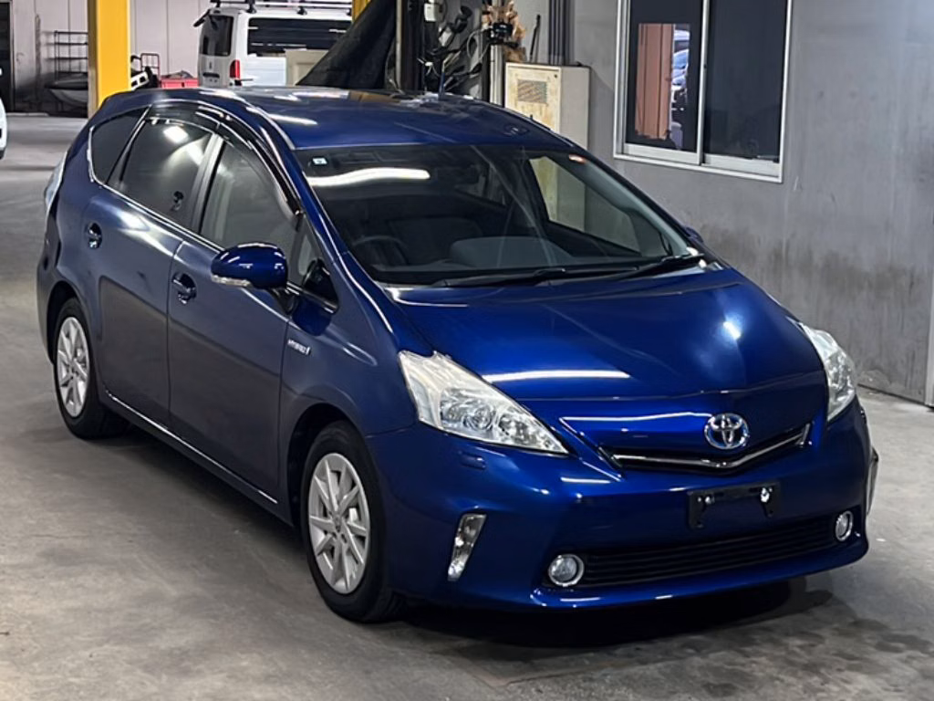 TOYOTA PRIUS ALPHA