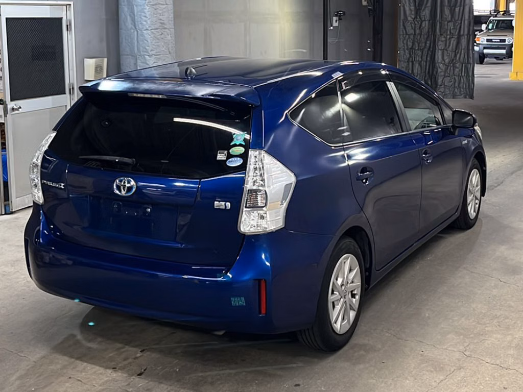 TOYOTA PRIUS ALPHA