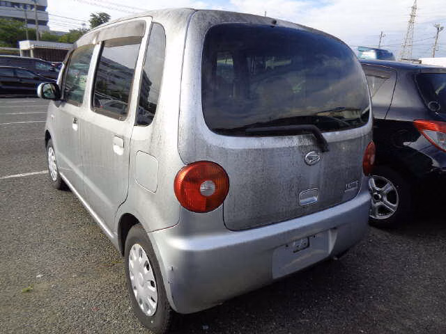 DAIHATSU MOVE LATTE