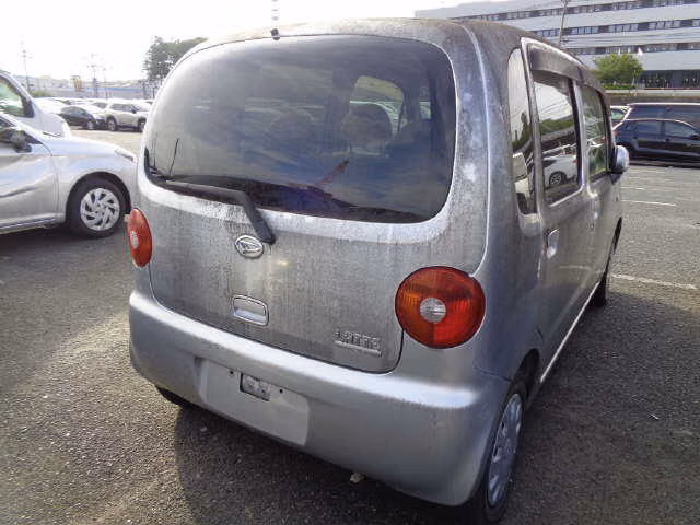 DAIHATSU MOVE LATTE