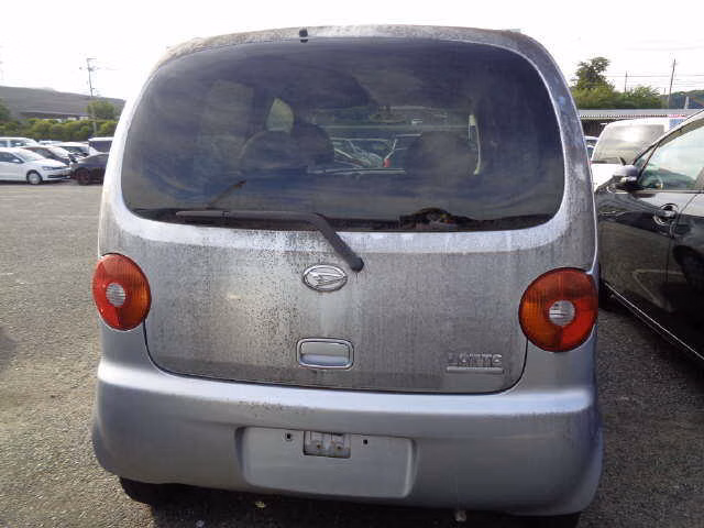 DAIHATSU MOVE LATTE