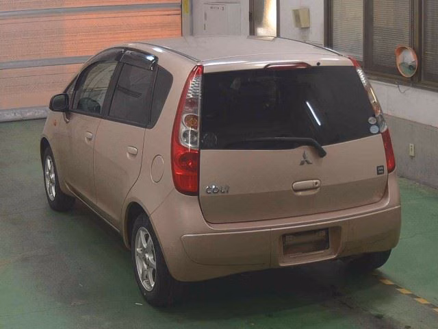 MITSUBISHI COLT