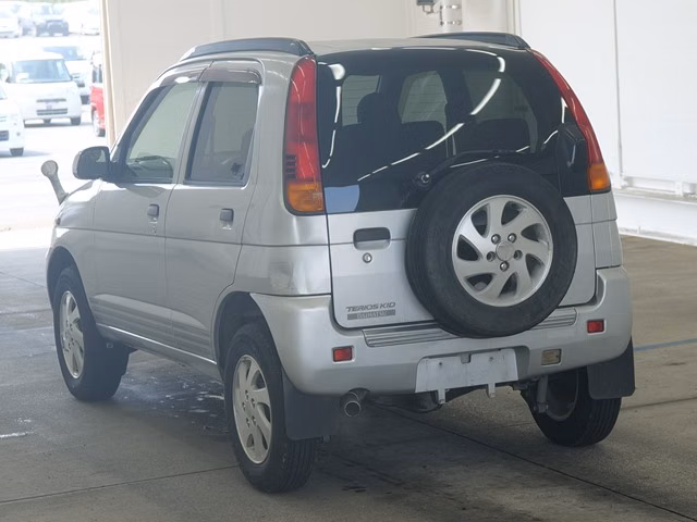 DAIHATSU TERIOS KID