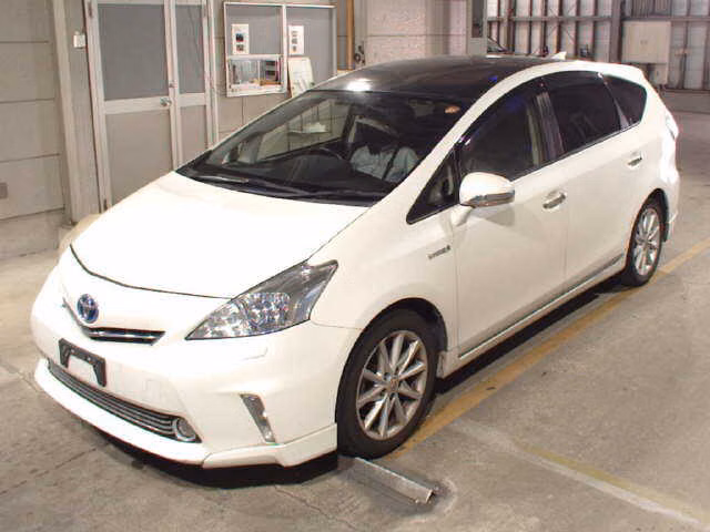 TOYOTA PRIUS ALPHA