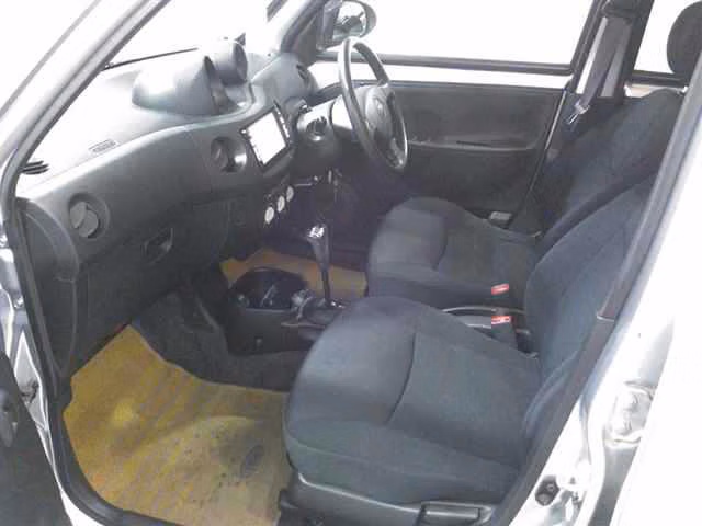 DAIHATSU ESSE