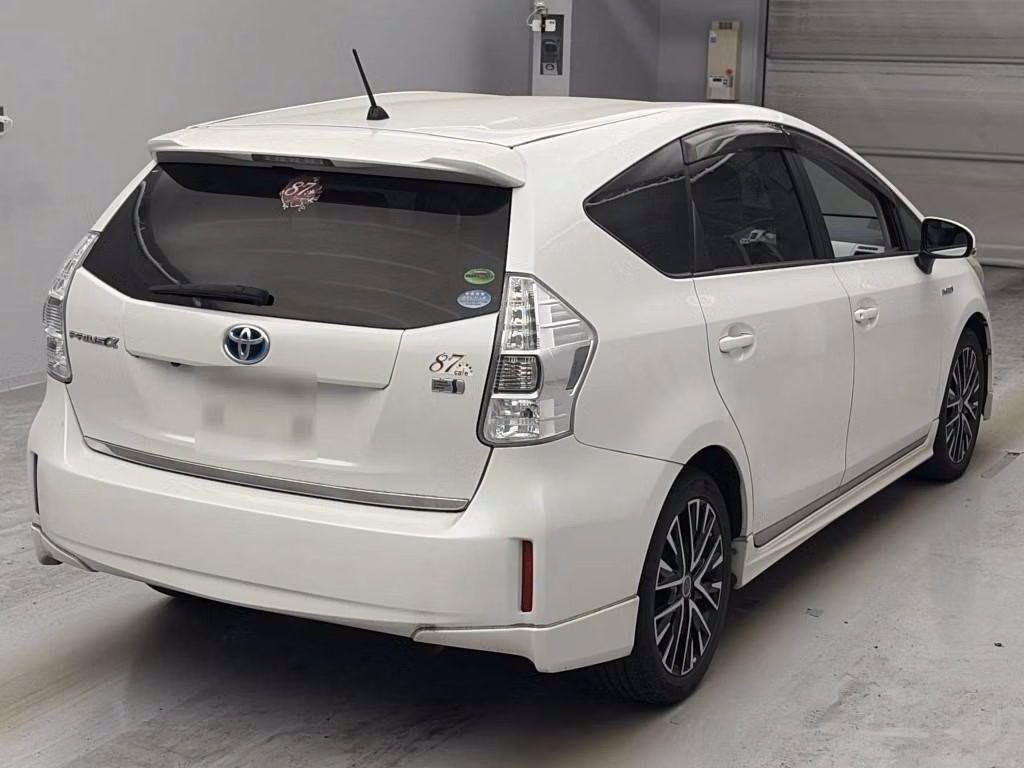 TOYOTA PRIUS ALPHA